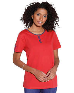 Червена дамска блуза със сини ленти по деколтето и копчета