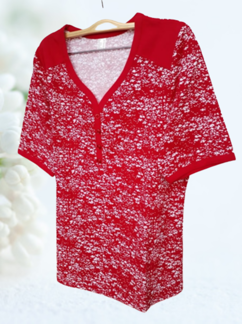 Червена дамска блуза с V-деколте и копченца