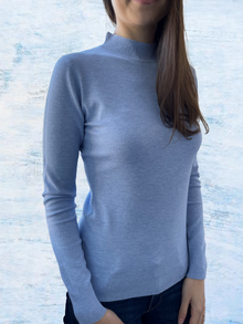 Дамски пуловер полуполо в светло синьо