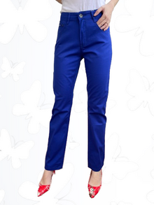 Дамски панталон тип дънки, права кройка, пет джоба, закопчаване с цип, цвят кралско синьо