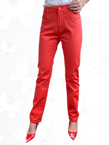 Дамски панталон тип дънки, права кройка, пет джоба, закопчаване с цип, цвят корал