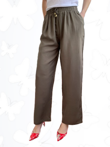 Летен дамски панталон, памучна материя, италиански джобове, колан с широк ластик и връзки, цвят тъмно бежов