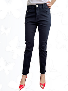 Дамски панталон тип дънки, права кройка, пет джоба, закопчаване с цип, цвят тъмно синьо