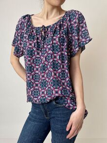 Дамска блуза с обло деколте и набор и връзки, къс ръкав,памучна материя, големи размери, свободна кройка, в лилава гама