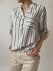 Дамска риза свободен модел, 3/4 ръкав с регулиране на дължината, столче яка, десен бяла на черни райета