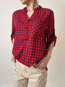 Дамска риза от памучна материя десен ситно червено-черно каре