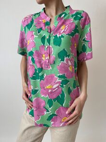 Дамска риза от памук, къс ръкав, големи размери, цветя в циклама