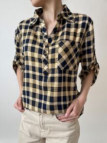 Дамска риза свободен модел, 3/4 ръкав с регулиране на дължината, столче яка, каре черно и жълто