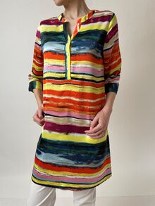 Дълга дамска риза-туника от сатенирана копринена материя в свежи цветове