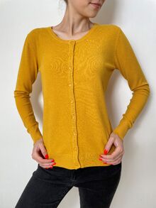 Дамска жилетка с обло деколте, размер S/M/L, фино плетиво, цвят есенно жълто