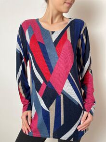 Дамска блуза с дълъг ръкав от мека, трикотажна материя, десен цикламени фигури, модел 23