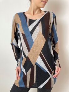 Дамска блуза с дълъг ръкав от мека, трикотажна материя, десен бежови фигури, модел 26