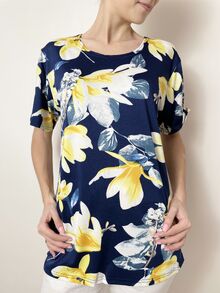 Дамска блуза от жарсе с къс ръкав, десен лилии в жълта гама